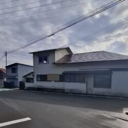 約38坪のお家は現代の住宅に比べて部屋数が多く、広々とした設計がされております。外観