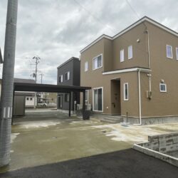 約30坪のお家は人気エリアのため生活利便性が高く、暮らしやすい環境です。外観