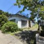 外観 約34坪の建物です。シャッター付きの車庫もあります。
