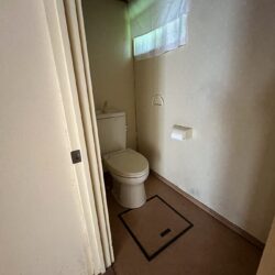 1階店舗用のトイレです。