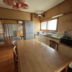 移動距離が短いので効率的に作業ができます。リノベーションして使い勝手の良いキッチンにすることも可能です。キッチン