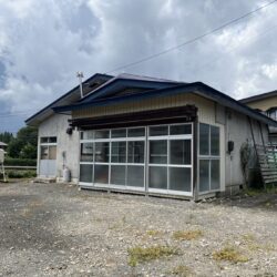 約23.65坪のコンパクトな平屋建ての住宅です。階段を上る必要がないので、高齢者や子どもがいる家庭におすすめです。外観