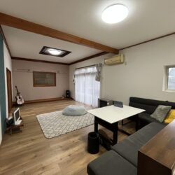 キッチンと一体化したLDKで、料理中でも家族との会話が弾みます。居間