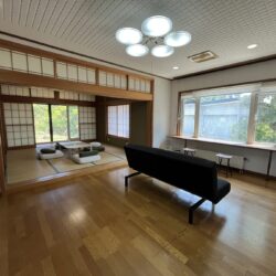 広々としたリビング・ダイニングでは、ゆったりとくつろぎながら家族団らんの時間をお過ごしいただけます。居間
